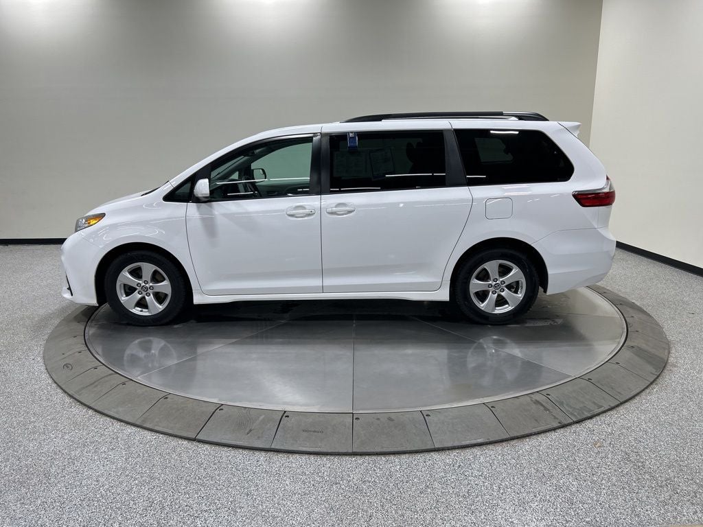 2018 Toyota Sienna LE 7 Passenger