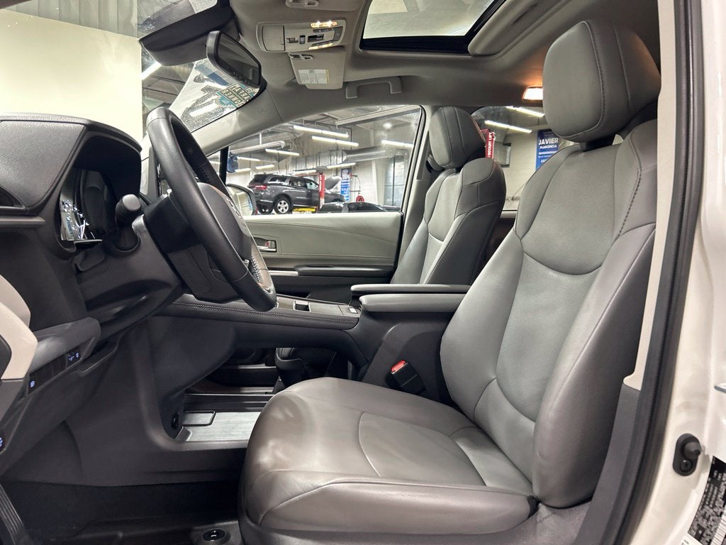 2021 Toyota Sienna XLE 7 Passenger