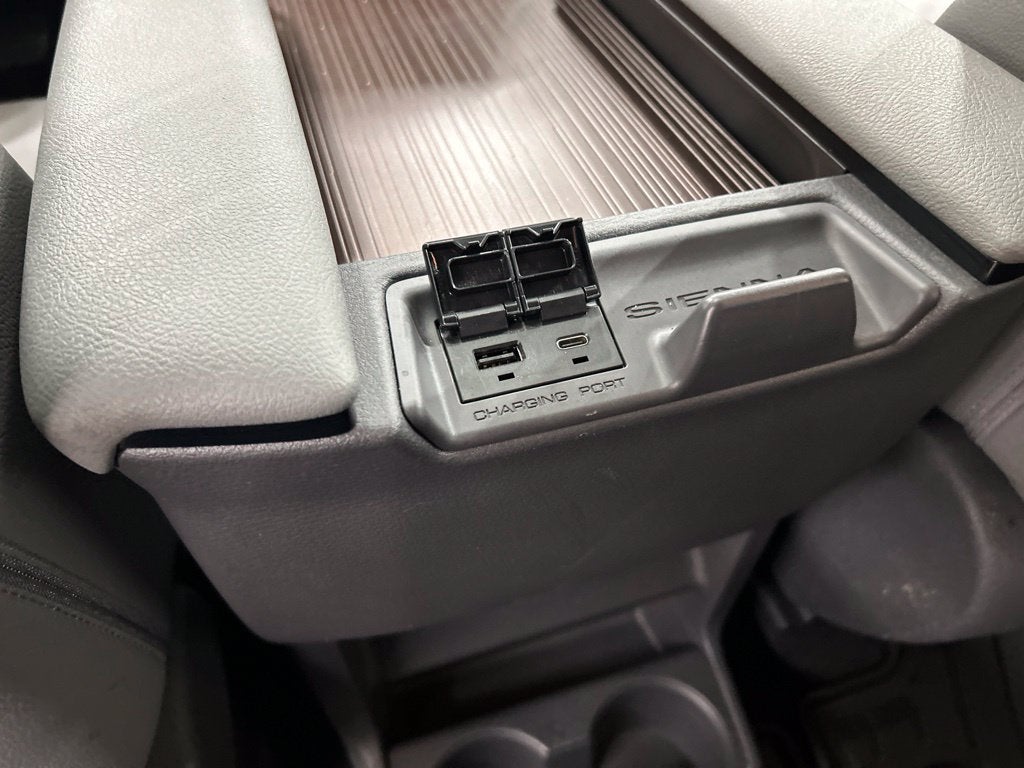 2021 Toyota Sienna XLE 7 Passenger
