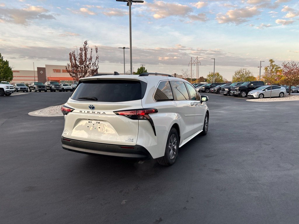 2021 Toyota Sienna XLE 7 Passenger