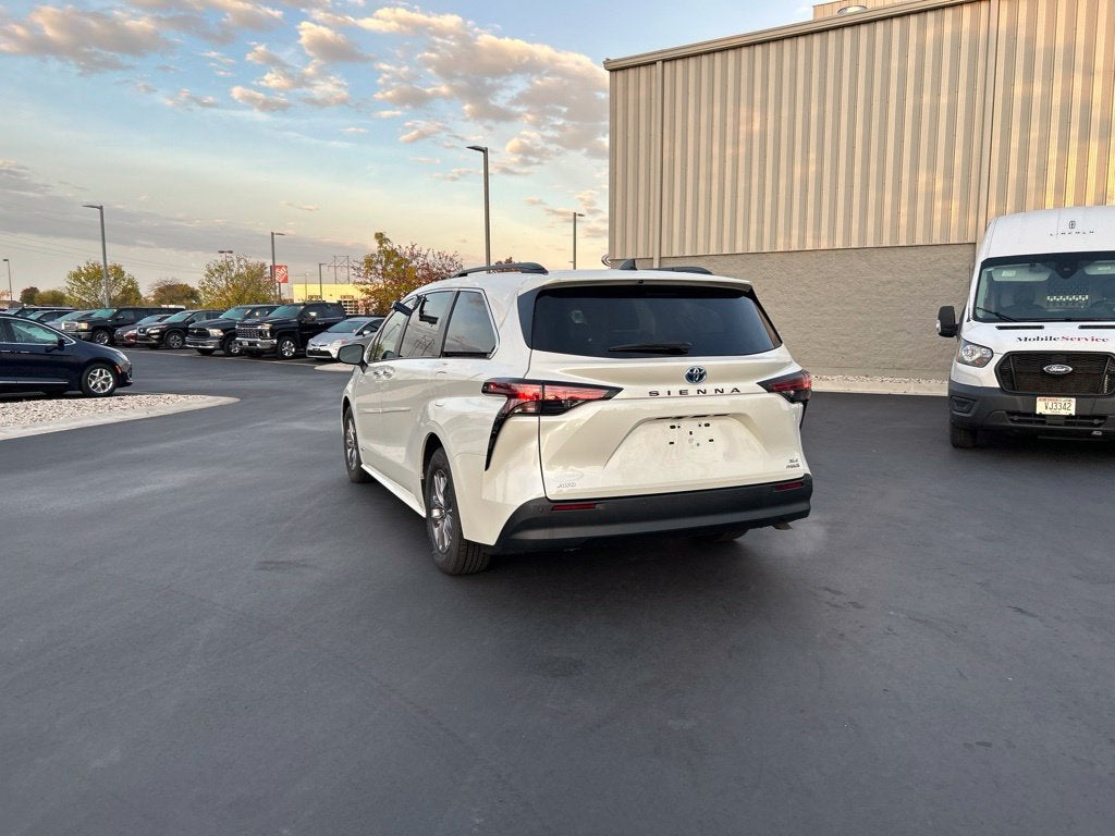 2021 Toyota Sienna XLE 7 Passenger