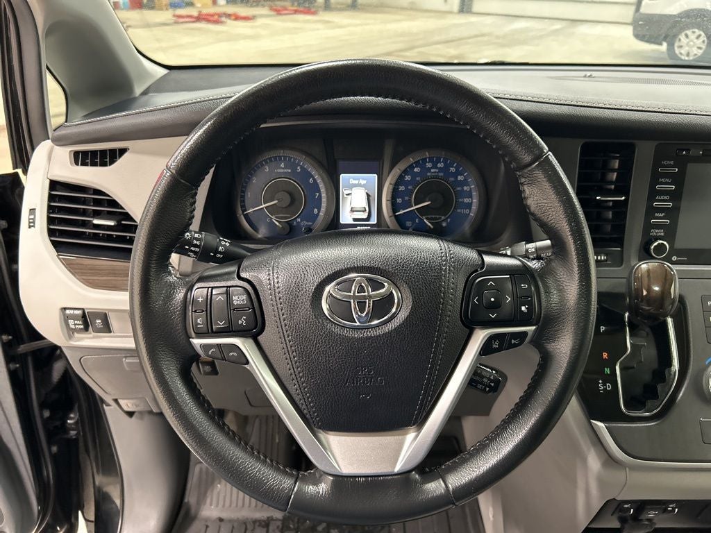 2020 Toyota Sienna XLE