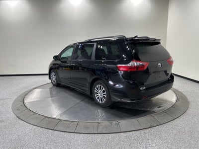 2020 Toyota Sienna XLE