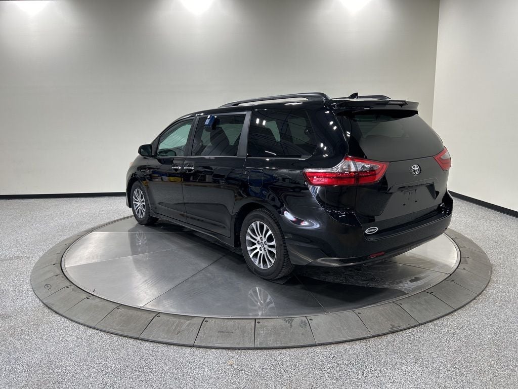 2020 Toyota Sienna XLE