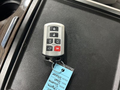 2020 Toyota Sienna XLE 8 Passenger