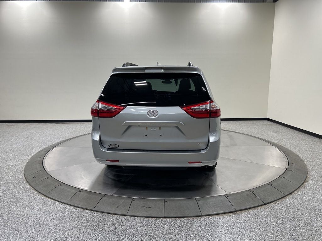 2020 Toyota Sienna XLE 8 Passenger