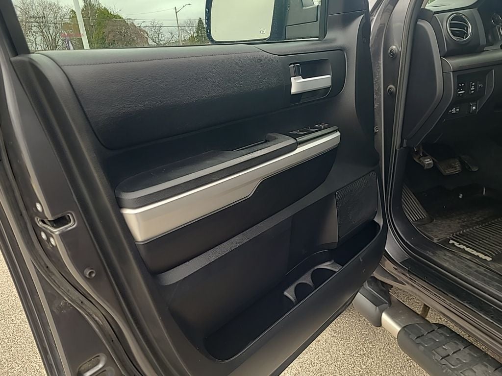 2017 Toyota Tundra SR5