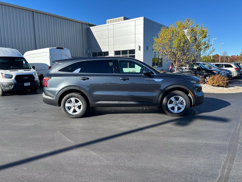 2022 Kia Sorento LX