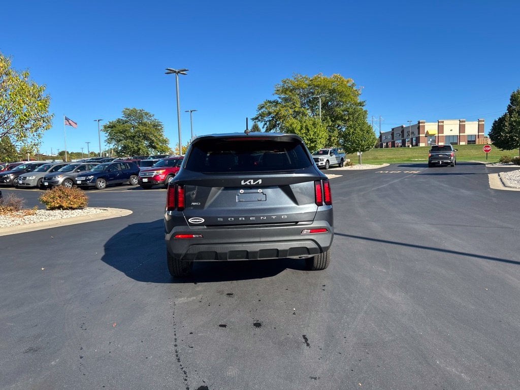 2022 Kia Sorento LX