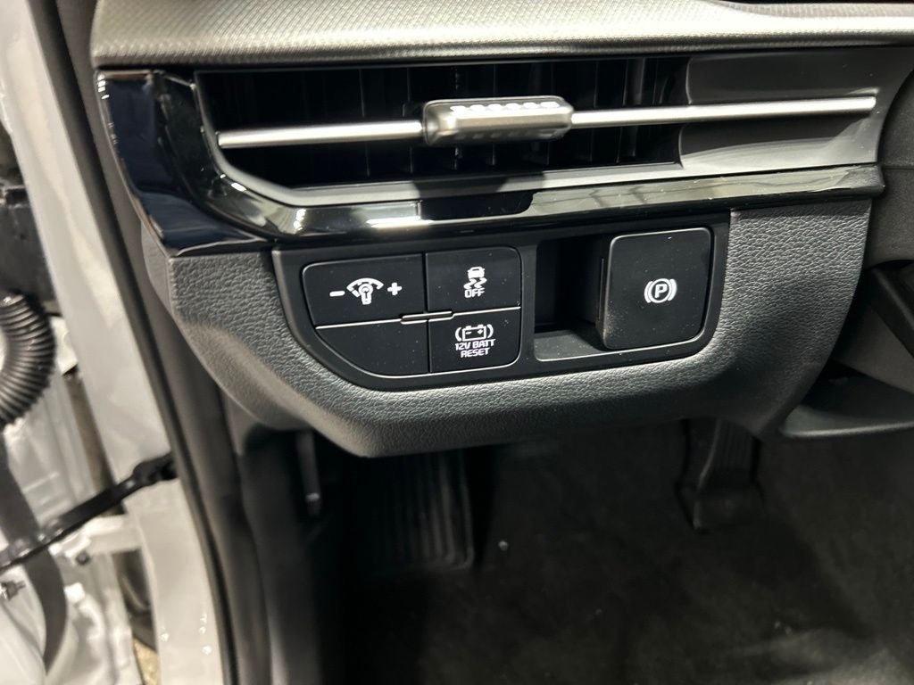 2027 Kia Sportage Hybrid LX