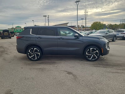 2024 Mitsubishi Outlander SE