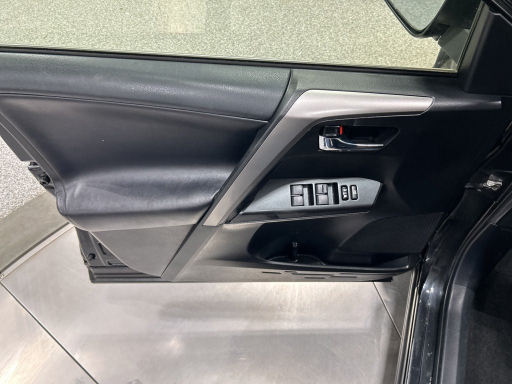 2016 Toyota RAV4 Hybrid XLE