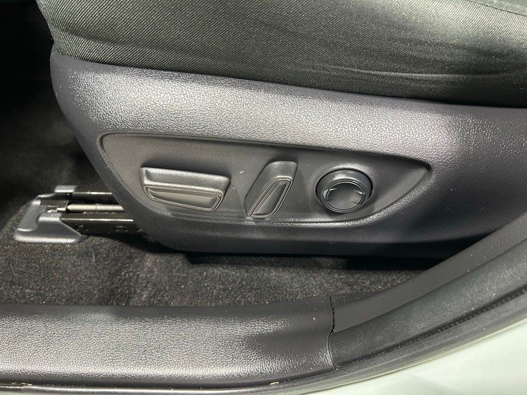 2019 Toyota RAV4 Hybrid XLE