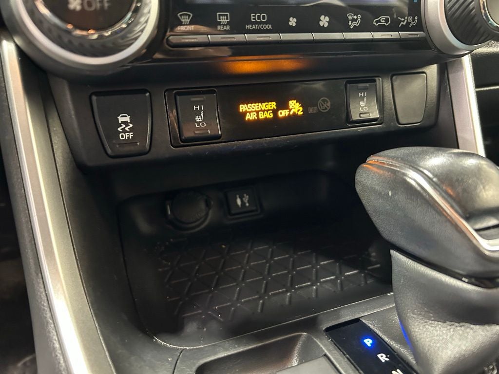 2019 Toyota RAV4 Hybrid XLE