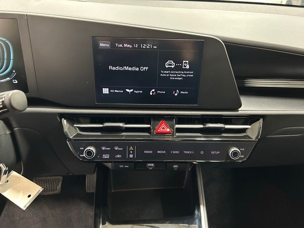 2023 Kia Niro LX