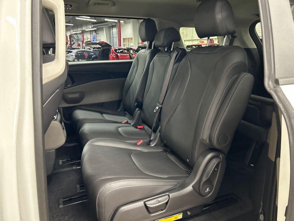 2027 Kia Carnival LXS