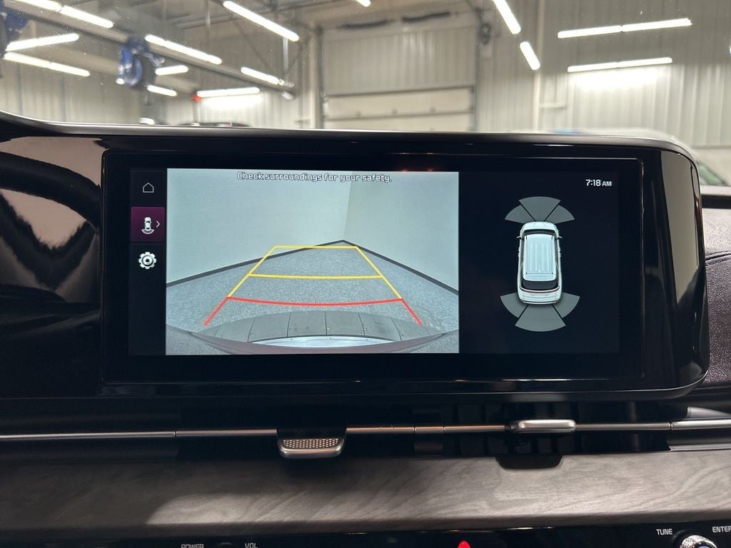 2023 Kia Carnival EX