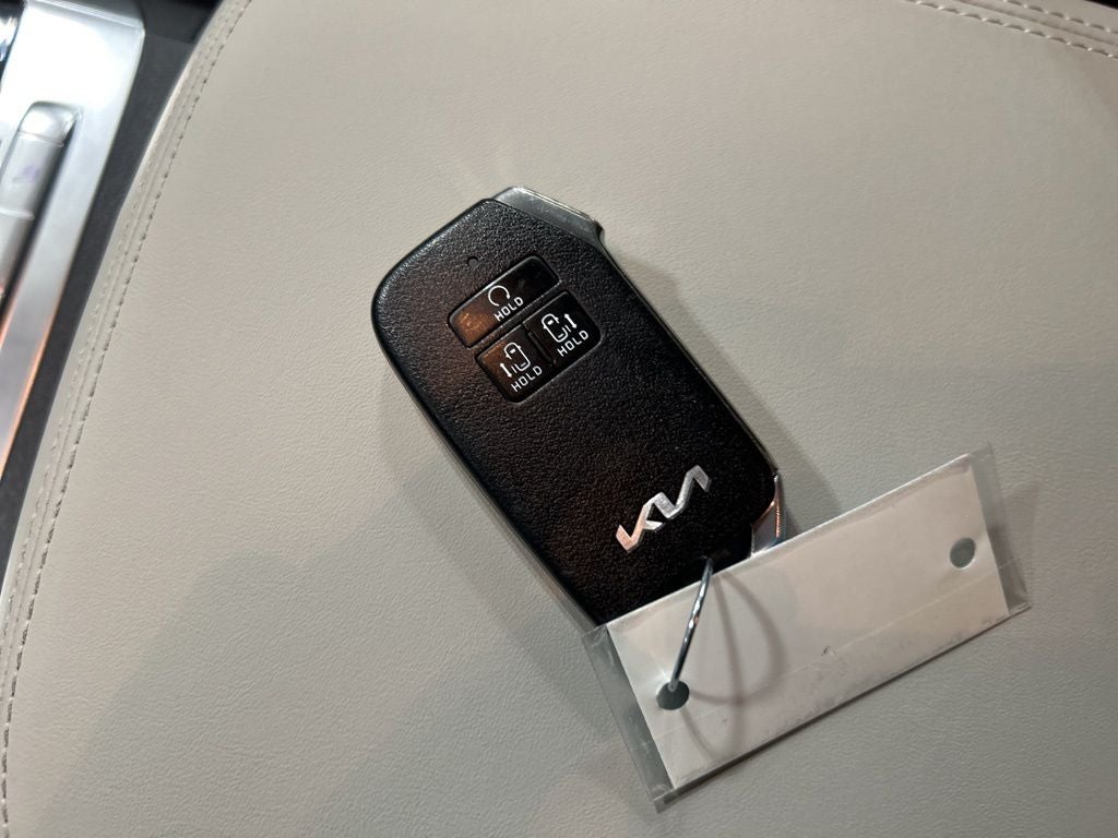 2023 Kia Carnival EX