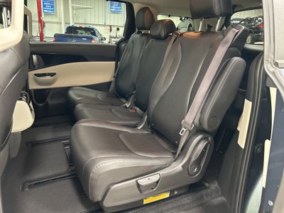 2023 Kia Carnival EX
