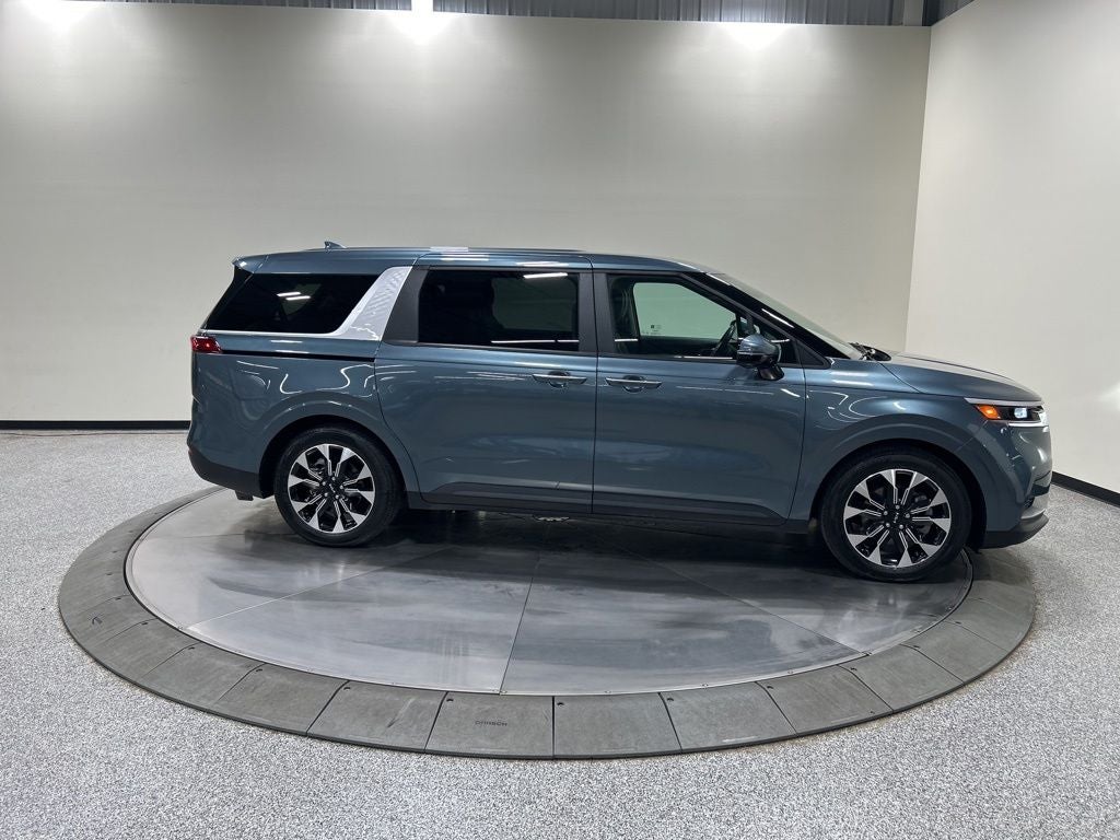 2023 Kia Carnival EX