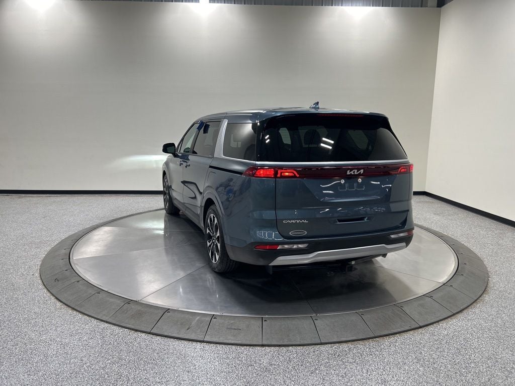 2023 Kia Carnival EX