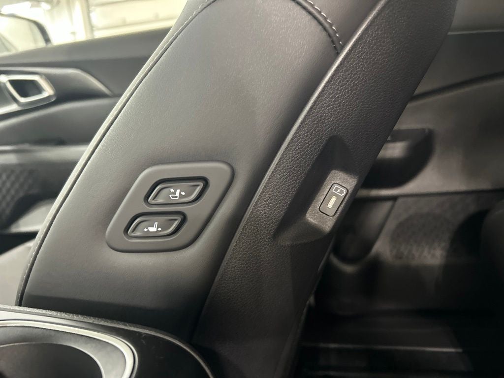 2027 Kia Carnival EX