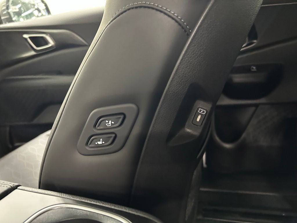 2027 Kia Carnival EX