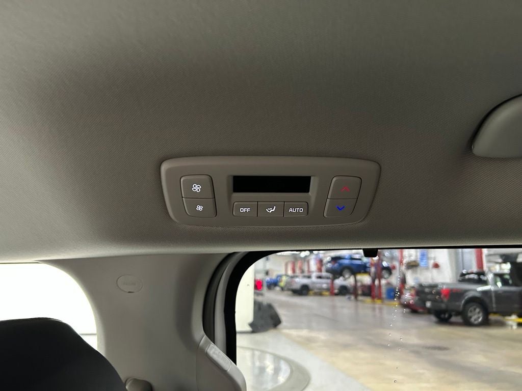 2027 Kia Carnival EX
