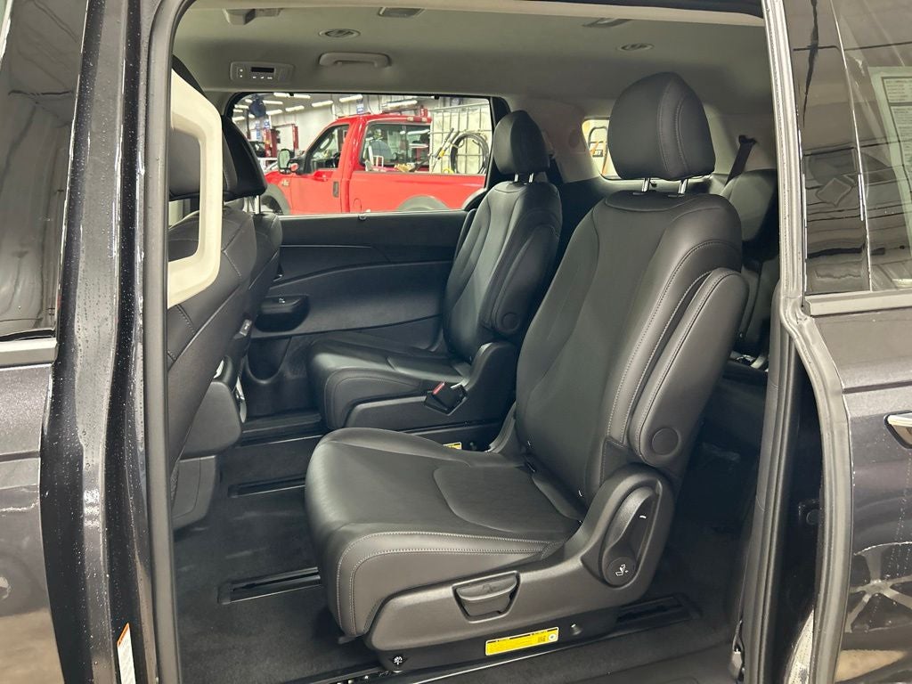 2027 Kia Carnival EX