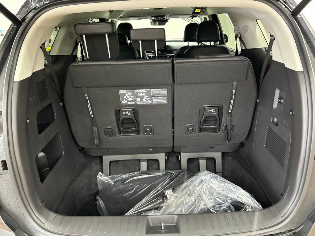 2027 Kia Carnival EX