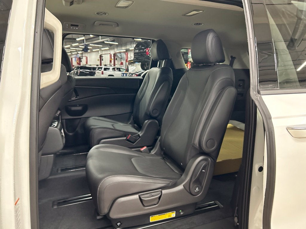 2027 Kia Carnival EX