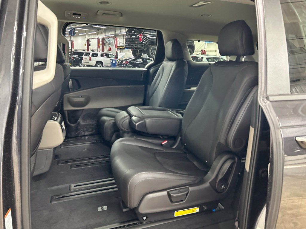 2027 Kia Carnival Hybrid EX