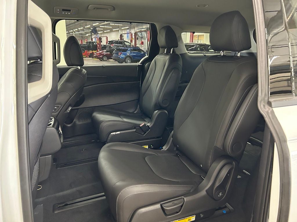 2027 Kia Carnival Hybrid EX