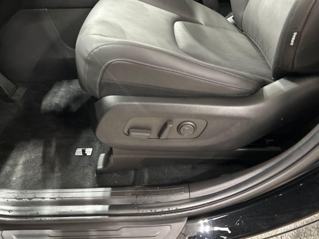 2027 Kia Carnival SX