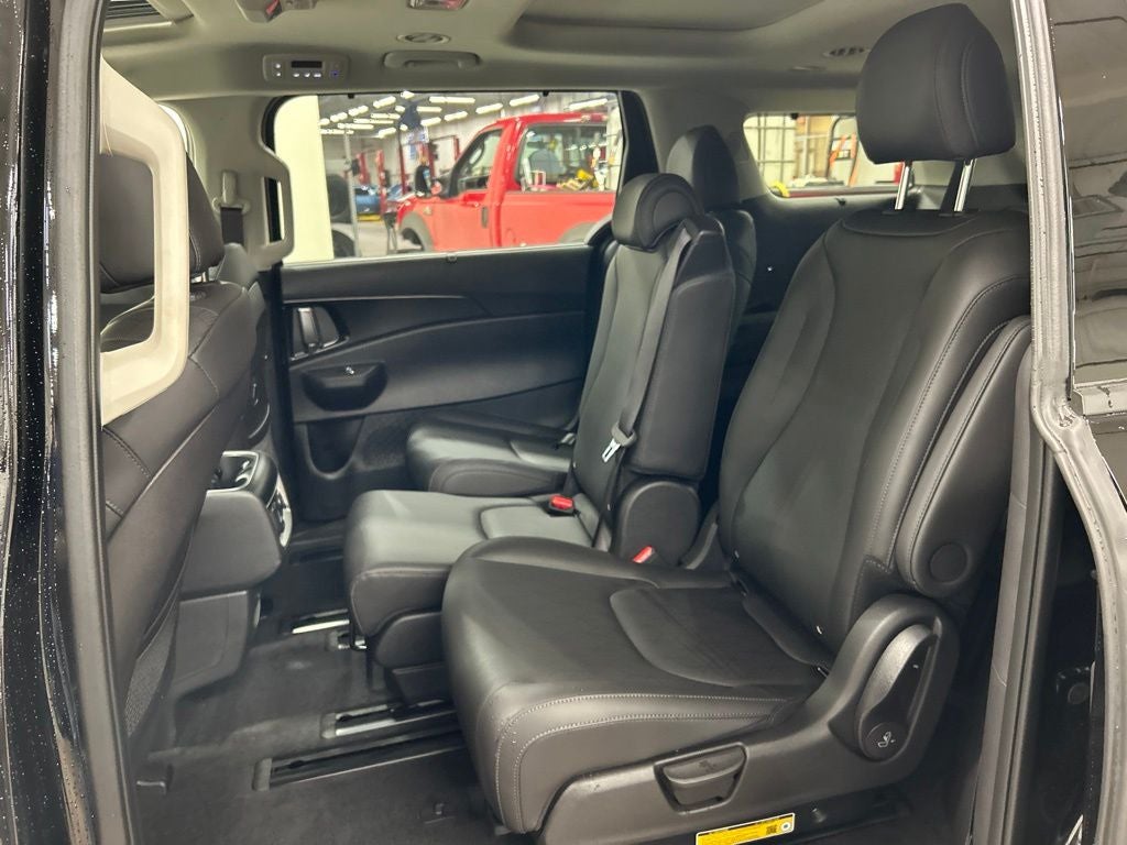 2027 Kia Carnival SX