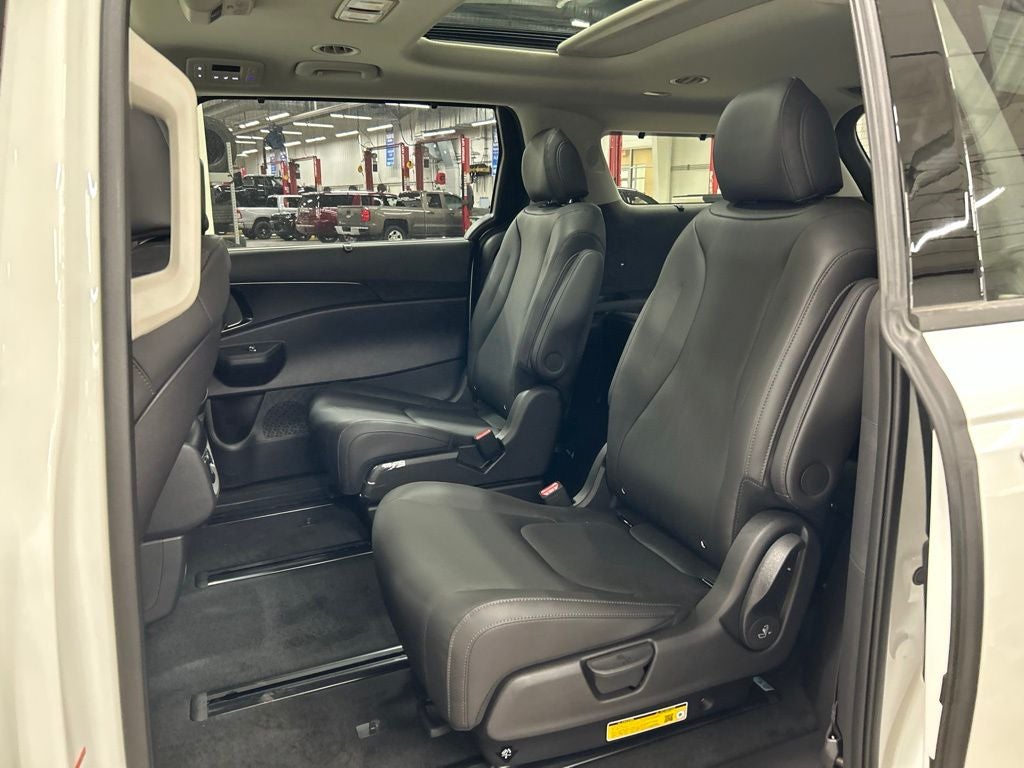 2027 Kia Carnival SX