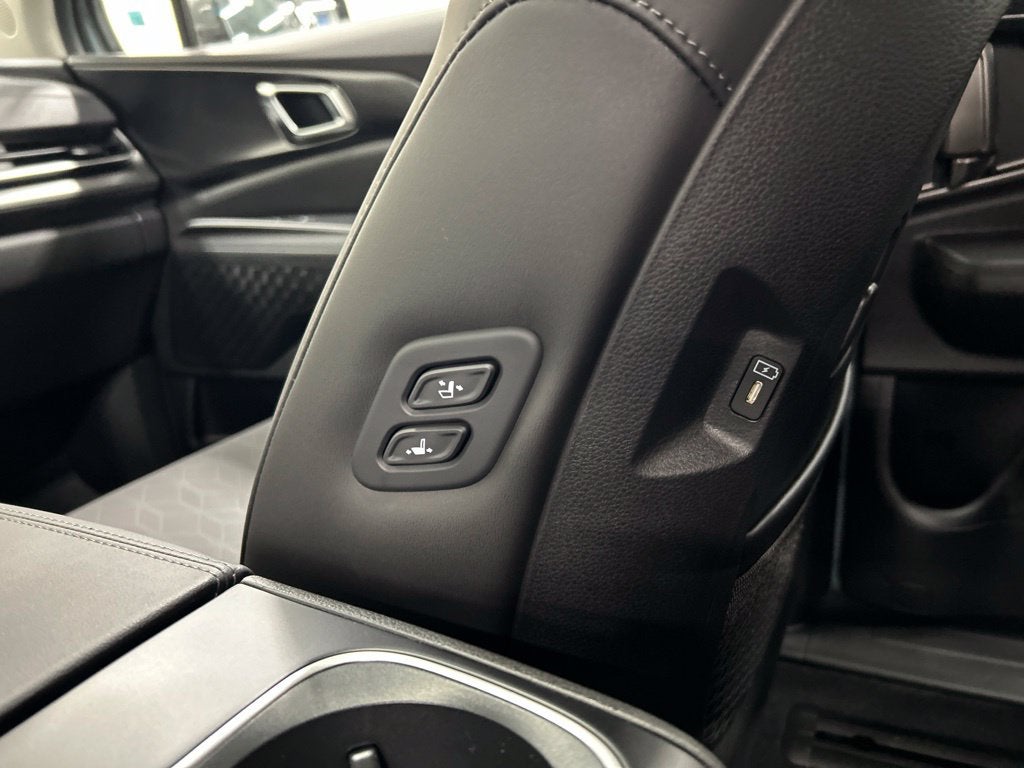2027 Kia Carnival Hybrid SX