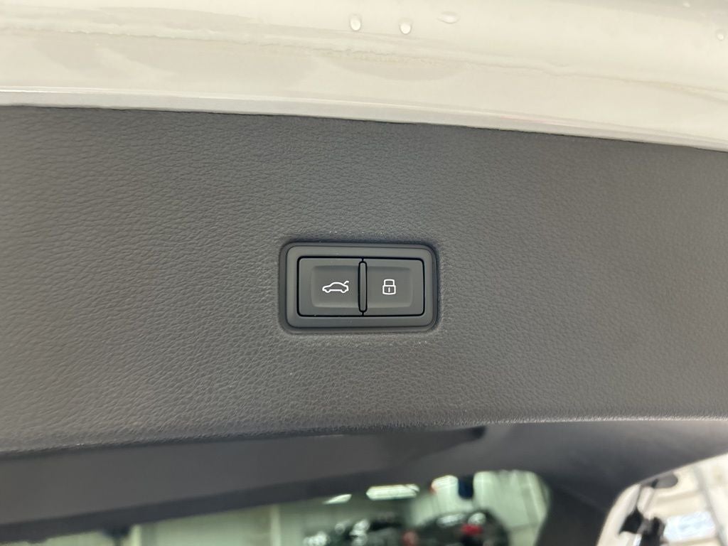 2023 Audi Q8 55 Prestige quattro