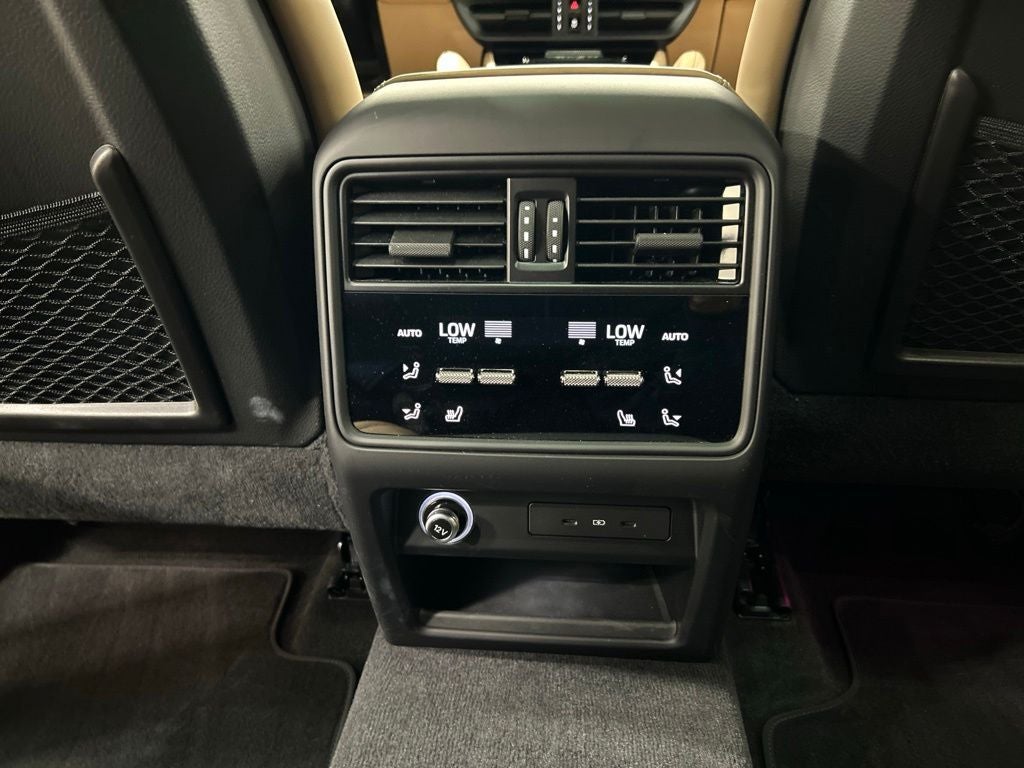 2024 Porsche Cayenne Base