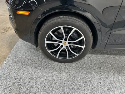 2024 Porsche Cayenne Base