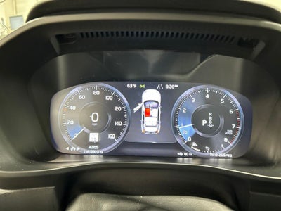 2022 Volvo XC40 Momentum