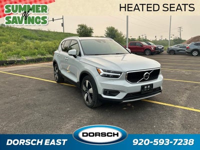 2022 Volvo XC40 Momentum